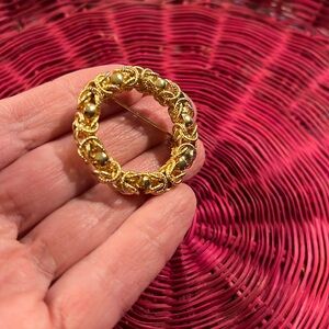 Vintage Chain Woven Wreath Brooch Pin